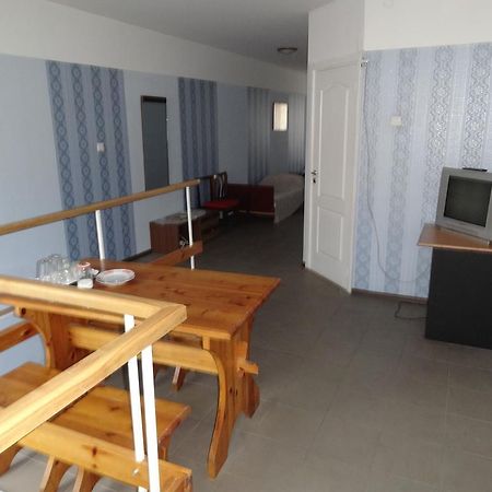 Hotel Rebir Daugavpils Exterior foto