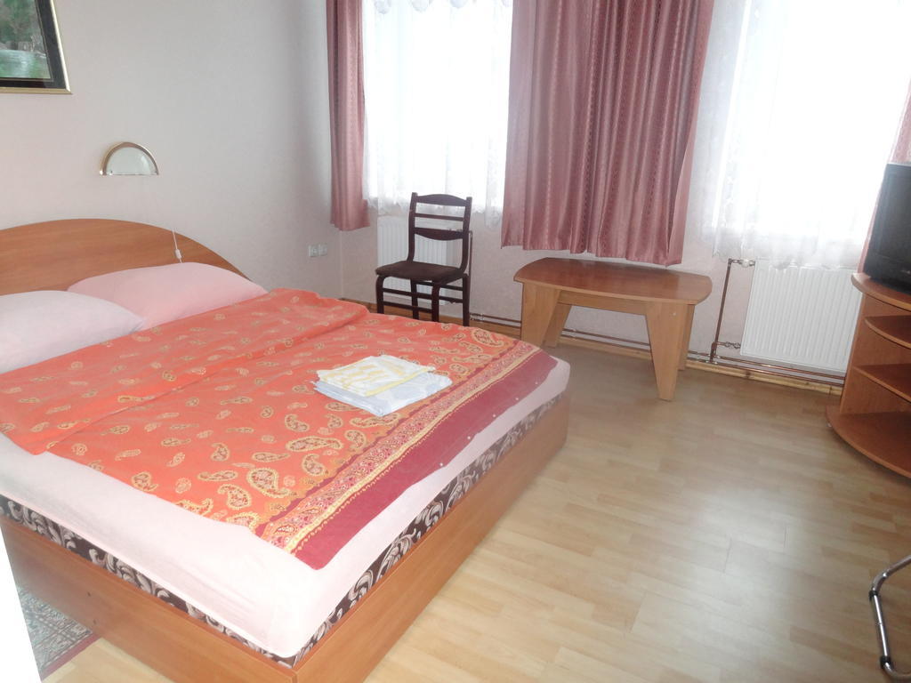 Hotel Rebir Daugavpils Habitación foto