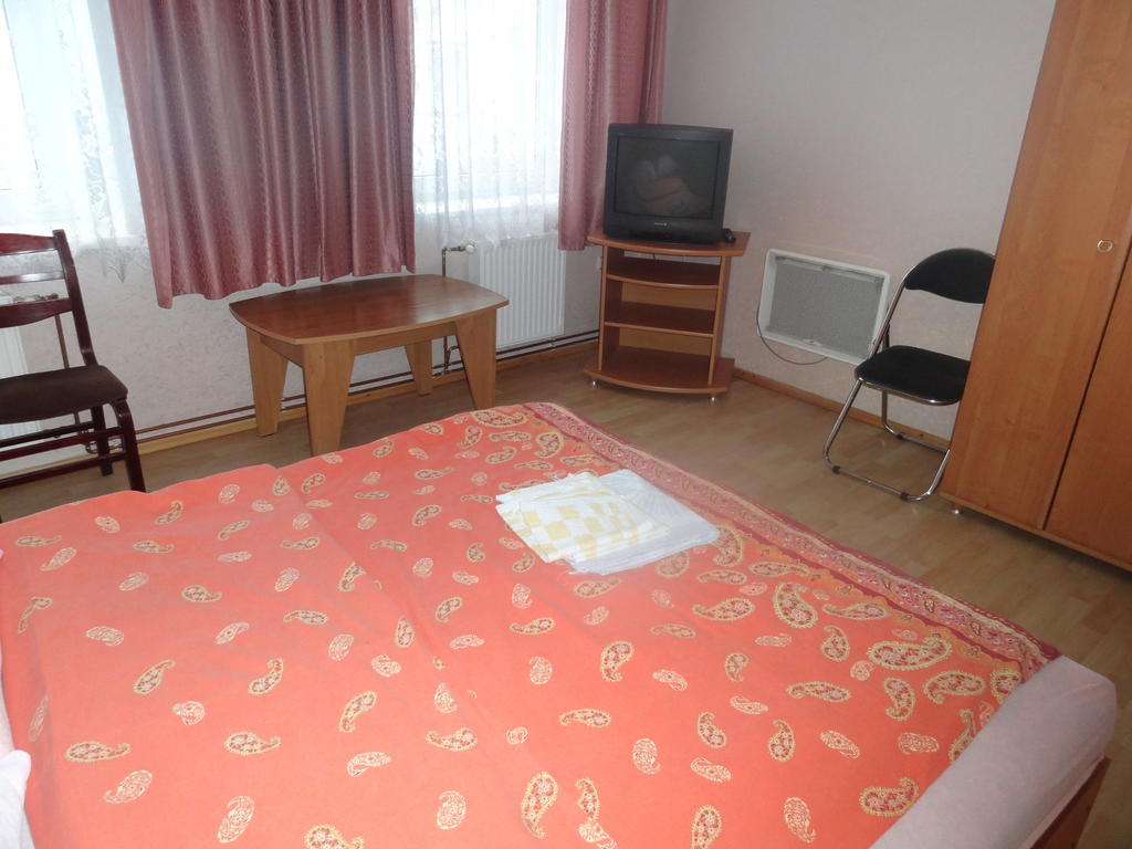 Hotel Rebir Daugavpils Habitación foto