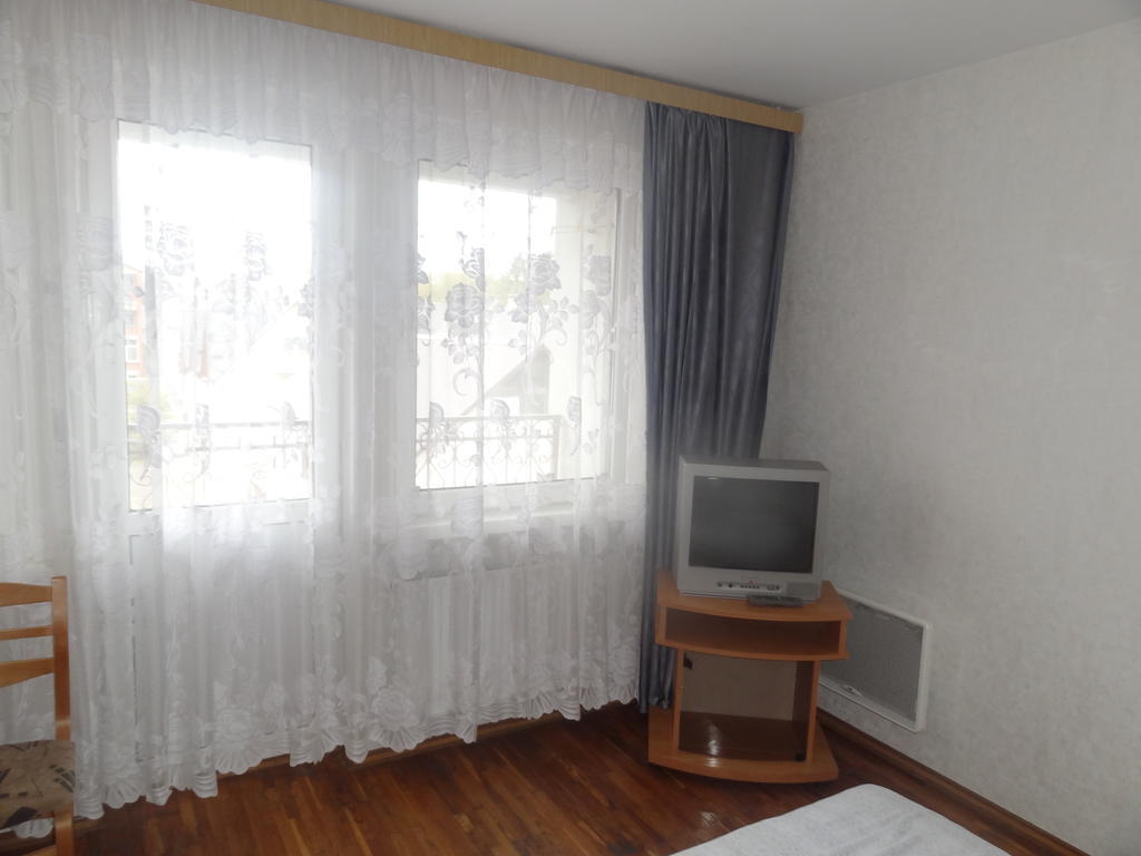 Hotel Rebir Daugavpils Exterior foto