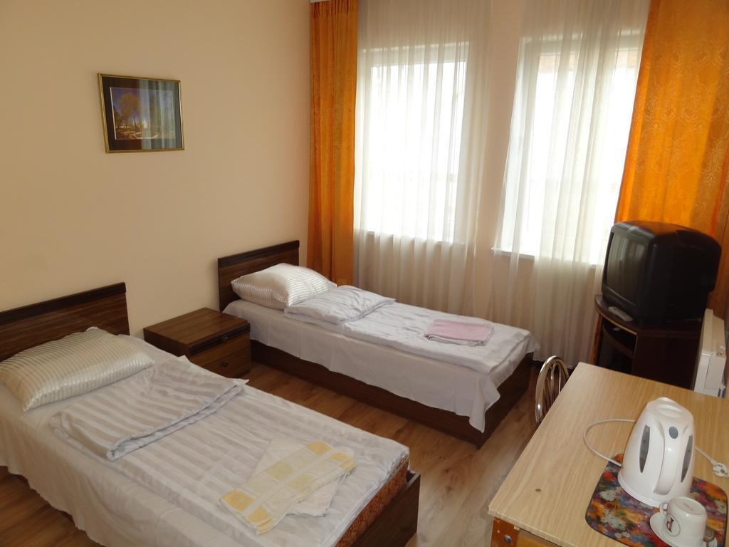 Hotel Rebir Daugavpils Exterior foto